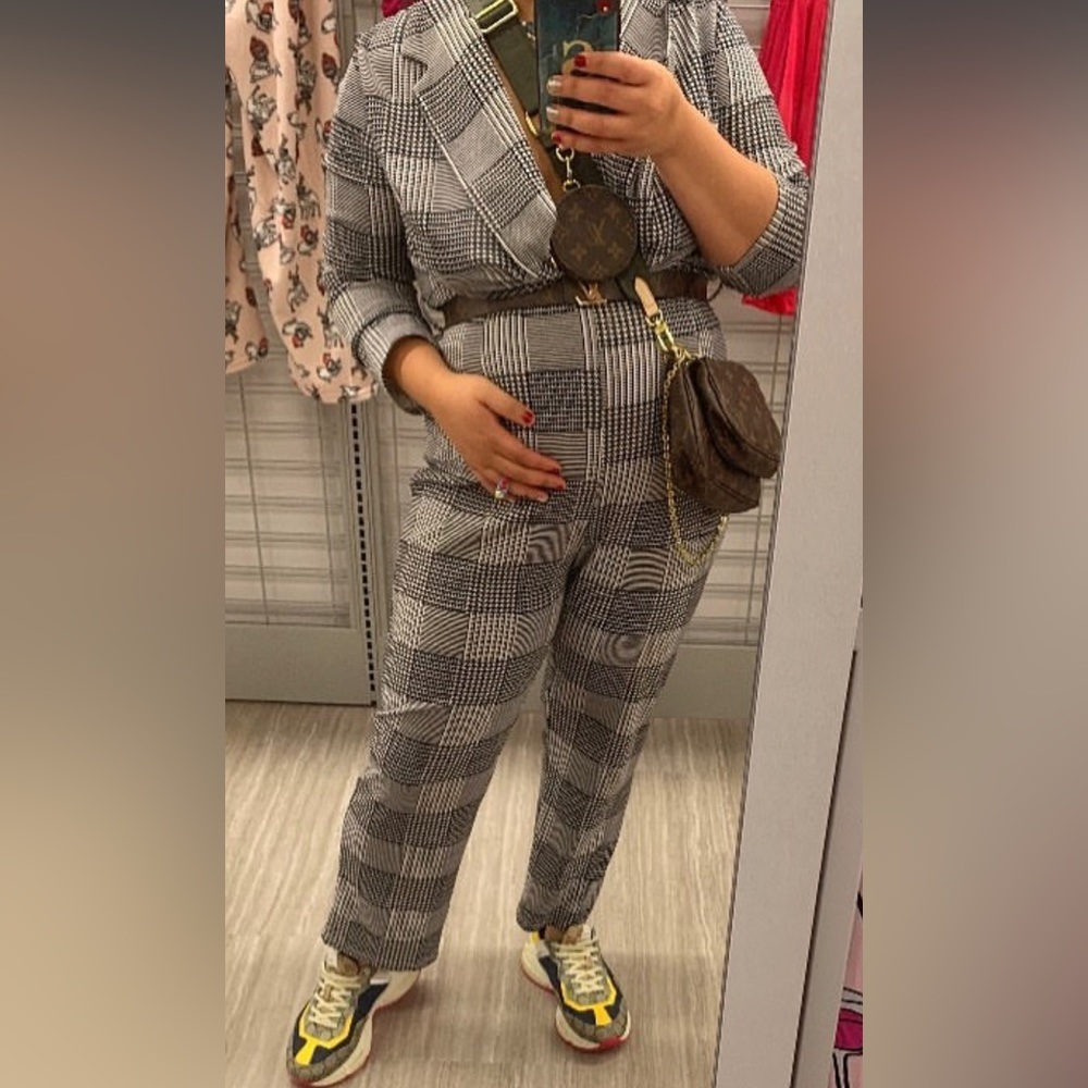 Black and White Jumpsuit. Used once. Great Condition